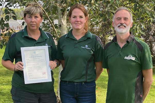 Directors with Plant Healthy certificate